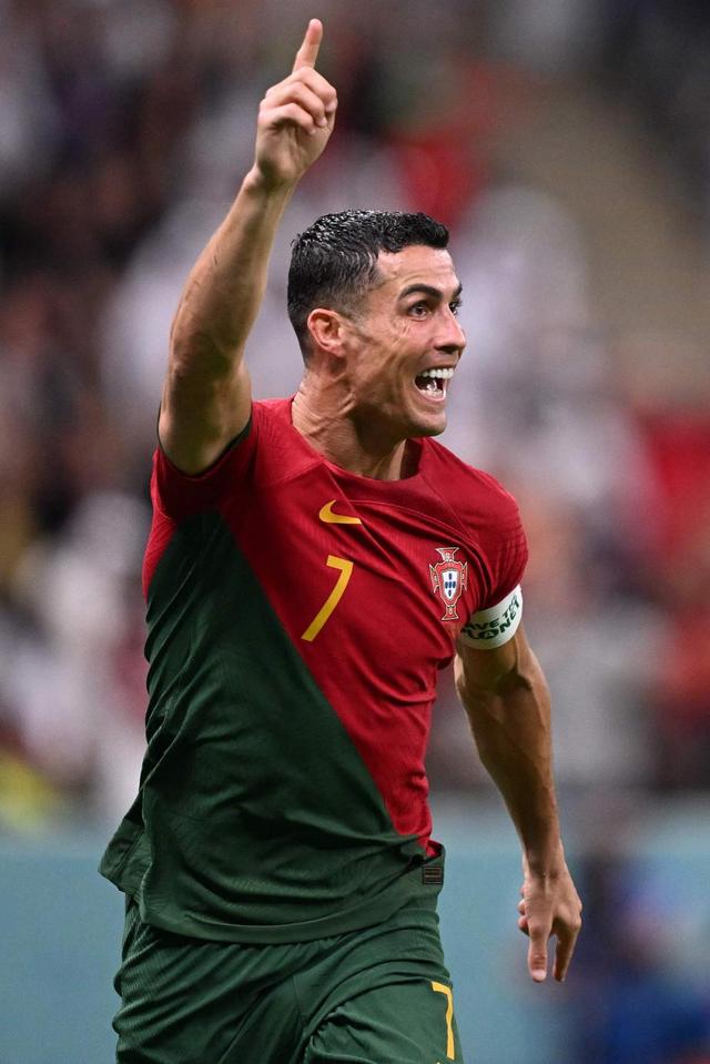 菲利克斯首秀亮鞋钉染红!蓝军球迷怒了：XXX退钱