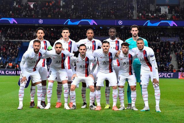 切尔西球员在争论库库红牌时，古斯托已经开始“破坏”点球点