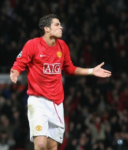 詹姆斯将离开湖人 遭东契奇质问