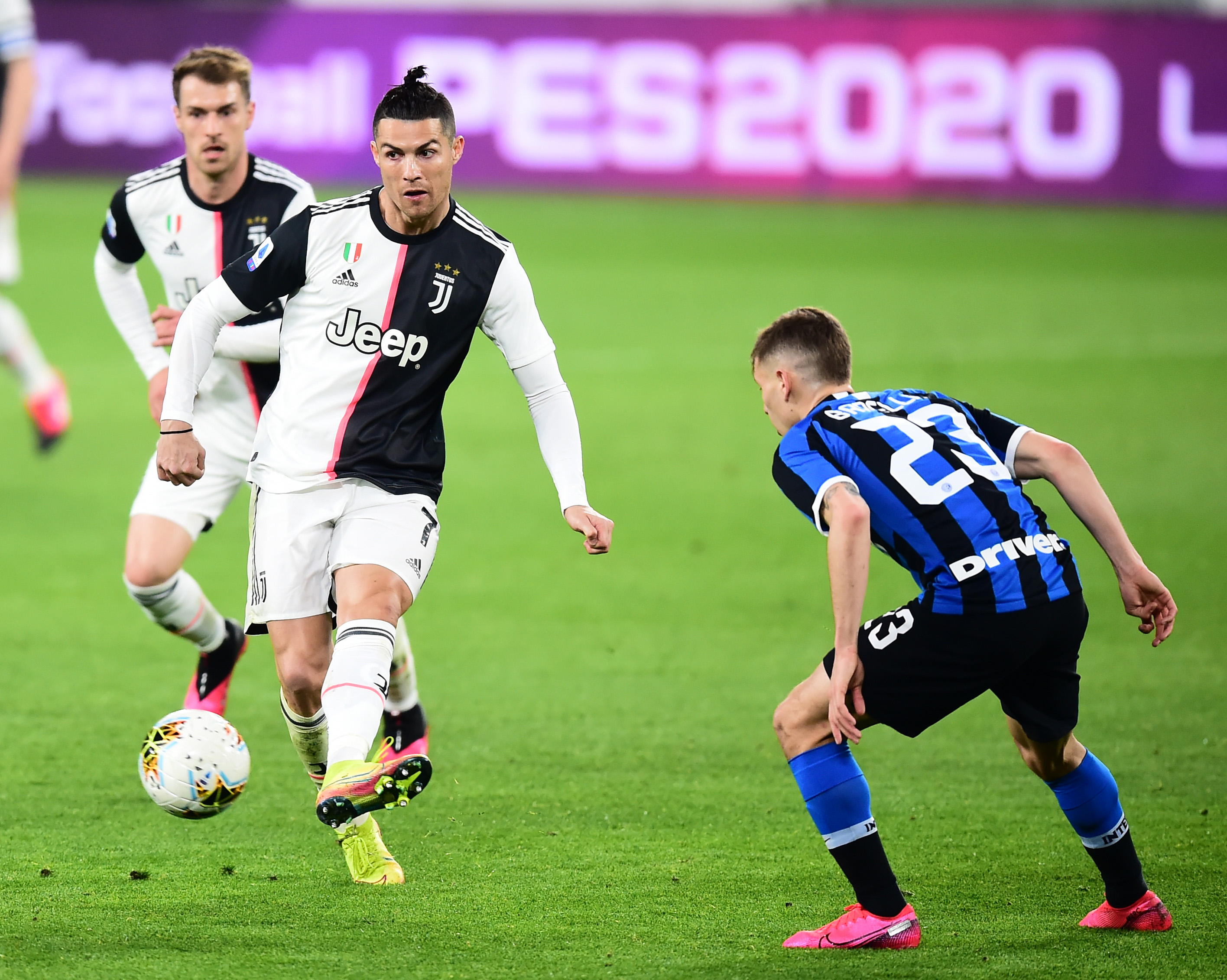 胜同曦发布会！邱彪仍在不满防守，直指高诗岩带伤+于德豪回暖！