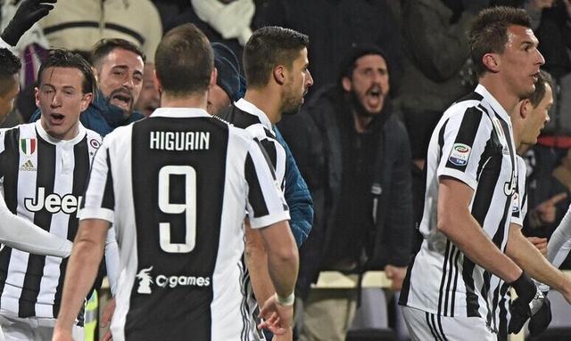 库里31+5巴特勒30分 勇士不敌老鹰