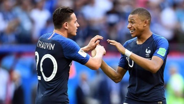 皇马28天连斩5胜！阿隆索力挽狂澜：即便负于巴萨也稳坐主帅宝座