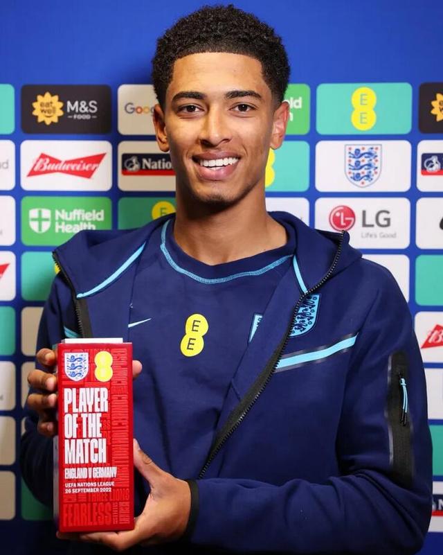 这下对味了！《星际：异端先知》女主爆改性感美女