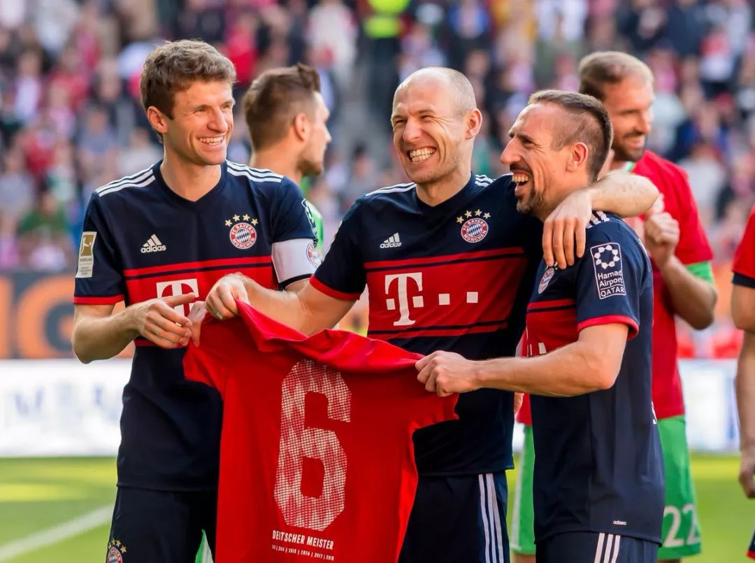 不是颜骏凌也不是陈威，上港未来门将人选浮现